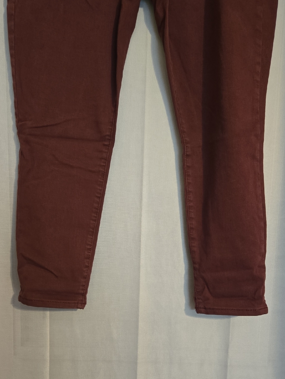 American Eagle Burgundy Low Rise Jeggings Sz 16 Short NWOT - Picture 3 of 7